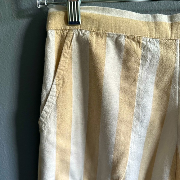 Beautiful billabong wide leg pants. Size medium. - Picture 3 of 6